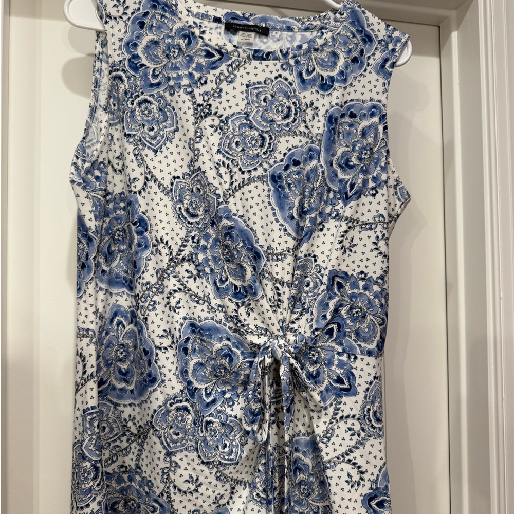 Tommy Hilfiger White and Blue Floral Sleeveless Blouse size M